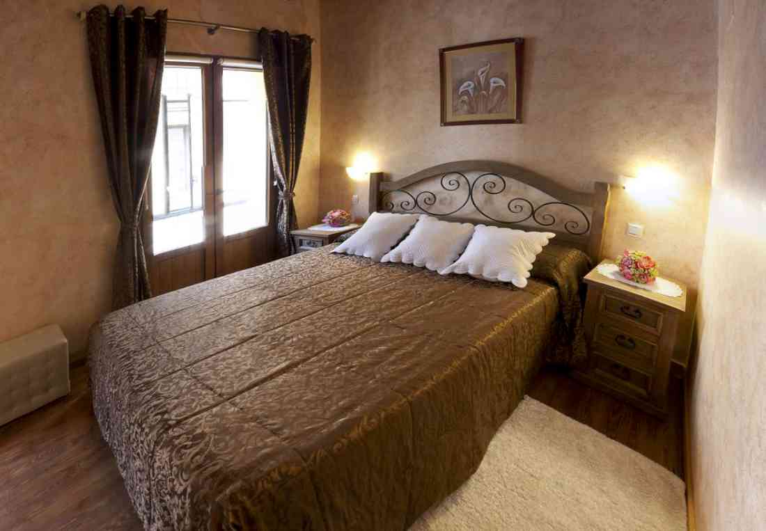 فندق Hostal Segovia